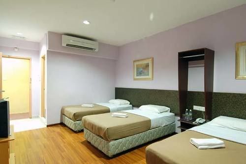 Aristo Hotel Putatan コタキナバル エクステリア 写真